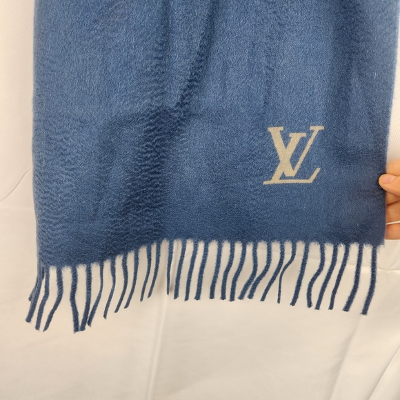 Louis Vuitton thick cashmere logo scarf in EUC - Picture 7 of 9